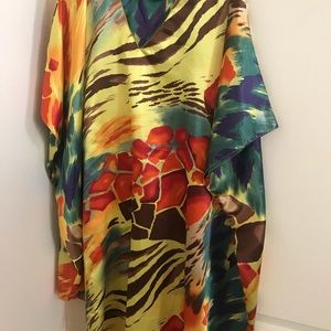 Multi colored lounge cover.